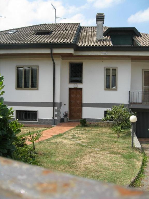 Bed and Breakfast La Casa Dei Pini Malnate Exteriér fotografie
